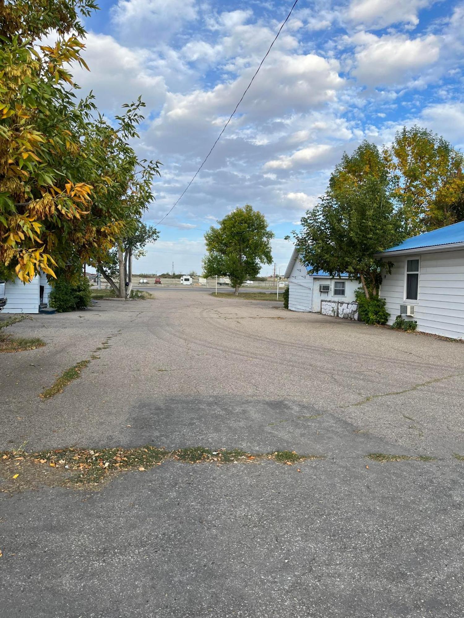 Bluebird Motel Claresholm Kültér fotó